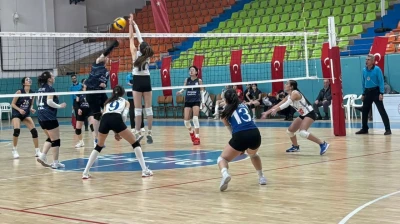 Elazığ'da Yıldız Kadınlar Voleybol İl Birinciliği Tamamlandı: Şampiyon Elazığ Belediye Spor