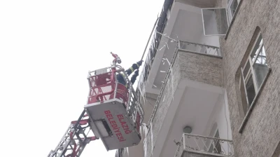 Elazığ İtfaiyesi'nden Buz Sarkıtlarına Karşı Yoğun Mesai