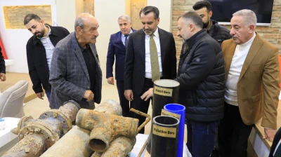 Mecliste Çarpıcı Görüntü: Eski Su Boruları Altyapı Yatırımlarının Neden Şart Olduğunu Gösterdi