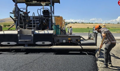 Elazığ'da 39 Derece Sıcaklıkta Asfalt Mesaisi