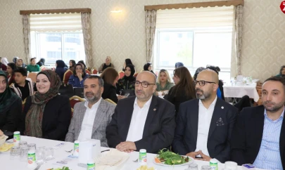 Elazığ'da Anneler Günü'ne Özel Anlamlı Program: Emekçi Kadınlar Unutulmadı