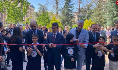 Elazığ'da Bilim ve Sanat Merkezindeki fuara yoğun ilgi
