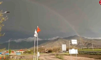 Elazığ'da gökkuşağı görenleri mest etti