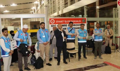 Elazığ'dan Hacca Gidecek İlk Kafile Dualarla Uğurlandı