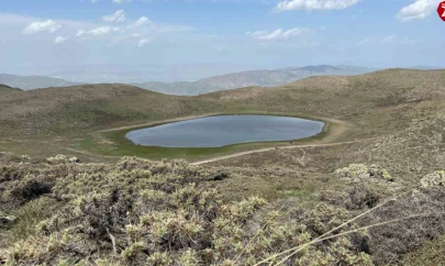 Elazığ'da Eşsiz Bisiklet Tırmanışı: ELDAK Ekibi Hazar Baba Dağı'na Pedal Çevirdi