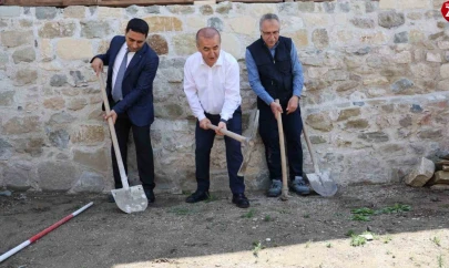 Harput Kalesi'nde 2025 Yılı Kazı Sezonu Başladı: Vali Hatipoğlu İlk Kazmayı Vurdu