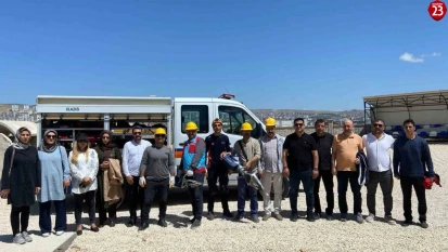 Elazığ'da enkazda arama ve kurtarma eğitimi sürüyor