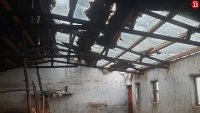 Elazığ'da Fırtına Ahırın Çatısını Uçurdu! Meteoroloji Uyarıyor: Dikkatli Olun