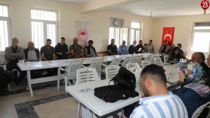 Elazığ'da Zirai Don Sonrası Üreticilere Bilgilendirme Toplantıları Sürüyor