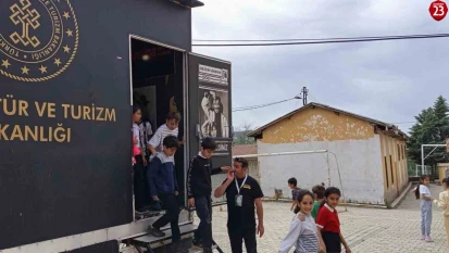 Gezen Sinema Tırı, Elazığ'ın Baskil İlçesinde Çocuklarla Buluştu