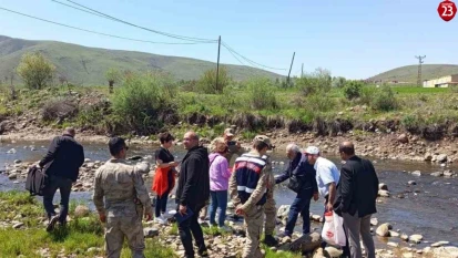 Elazığ Karakoçan'daki Ohi Deresi'nde Balık Ölümleri: Sudaki Kirlilik Şüphesi Üzerine Numune Alındı