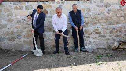 Harput Kalesi'nde 2025 Yılı Kazı Sezonu Başladı: Vali Hatipoğlu İlk Kazmayı Vurdu