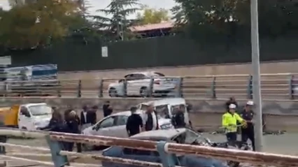 Elazığ'da Alt Geçitte Feci Kaza: Karşı Şeride Geçen Otomobil 3 Aracı Biçti!