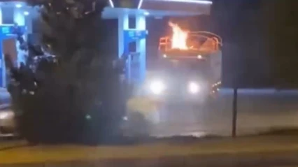 Elazığ'da Seyir Halindeki Pikabın Kasasındaki Kartonlar Alev Aldı