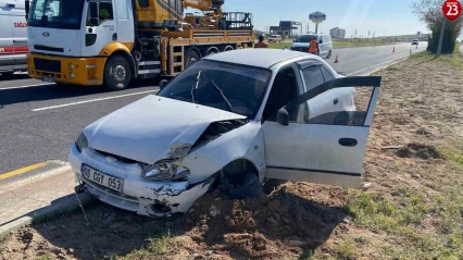 Elazığ'da Kör Nokta Kazası: Tırla Çarpışan Otomobil Refüje Çıktı