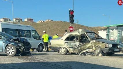 Elazığ'da Güney Çevre Yolunda Feci Zincirleme Kaza: 1 Kişi Hayatını Kaybetti, 3 Yaralı!