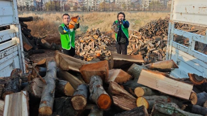 Elazığ İHH'dan 300 Aileye Yakacak Yardımı: 150 Ton Odun Dağıtıldı