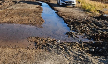 Elazığ Ataşehir Mahallesi'nde Su Patlağı: Lüks Villaların Bulunduğu Sokak Göle Döndü