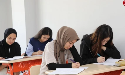 Elazığ Belediyesi, 'O sene, bu sene' sloganı ile Elazığspor temalı YKS deneme sınavı gerçekleştirdi