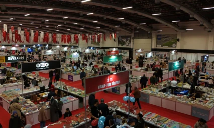 Elazığ Belediyesi 6. Kitap Fuarı Açıldı: İlk Günden Ziyaretçi Akını