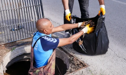 Elazığ Belediyesi'nden Kış Öncesi Yoğun Yağmur Suyu Izgara Temizliği
