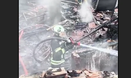 Elazığ'da Çatı Katı Yangını: Alevler Kısa Sürede Kontrol Altına Alındı