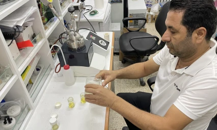 Elazığ'da Görevli Akademisyen Egzoz Gazı Kaynaklı Hava Kirliliğini Azaltmak İçin Sıvı Üretti