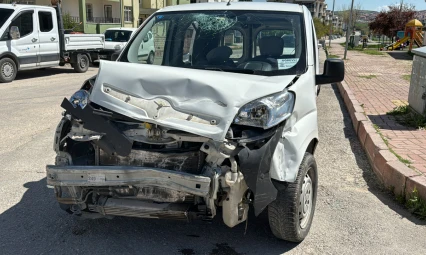 Elazığ'da Hafif Ticari Araç İle Otomobilin Çarpıştığı Kazada 7 Kişi Yaralandı