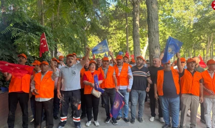 Elazığ'da Kamu İşçileri Alanlara İndi: 'Sadaka Değil, Hakkımızı İstiyoruz!'