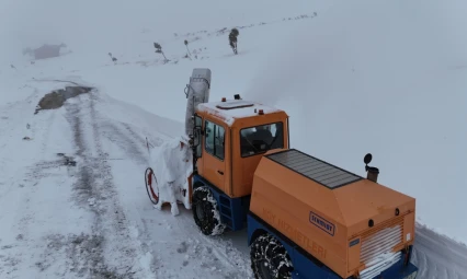 Elazığ'da Karla Mücadele: 8 Köy Yolunda Çalışmalar Sürüyor