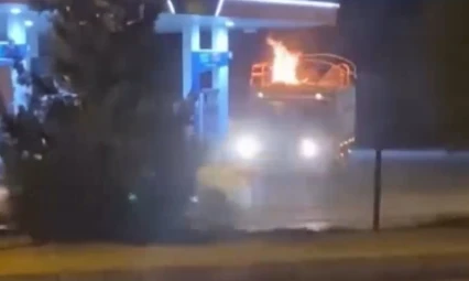 Elazığ'da Seyir Halindeki Pikabın Kasasındaki Kartonlar Alev Aldı