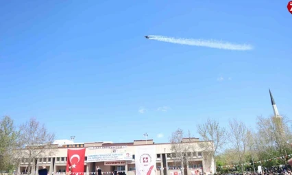 Elazığ'da SOLOTÜRK Gösterisi Nefes Kesti: Fırat Üniversitesi'nin 50. Yılında Unutulmaz Anlar