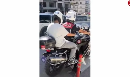 Elazığ'da YKS'nin İlk Oturumu Tamamlandı: Emniyetten Geç Kalan Öğrencilere Destek