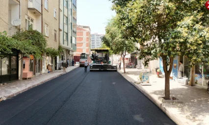 Elazığ'da Yol Konforu Artıyor: Belediye, Üniversite Mahallesi'nde Asfalt Seferberliğinde