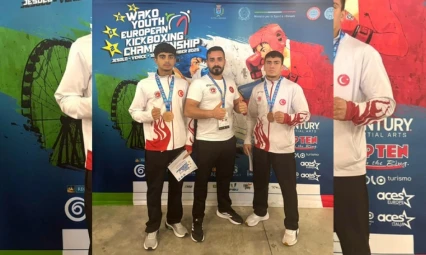 Elazığlı Genç Kick Boksçular Avrupa'dan Bronz Madalya ile Döndü