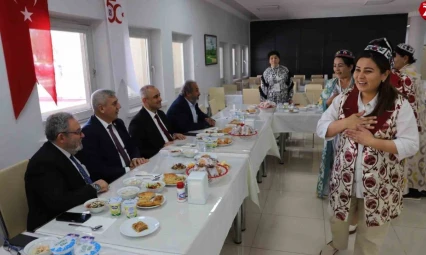Fırat Üniversitesi'nde Uluslararası Eğitim İş Birliği: Özbek Akademisyenlerden Anlamlı Ziyaret ve Şükran Günü Etkinliği