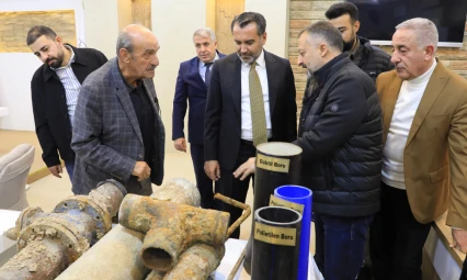 Mecliste Çarpıcı Görüntü: Eski Su Boruları Altyapı Yatırımlarının Neden Şart Olduğunu Gösterdi