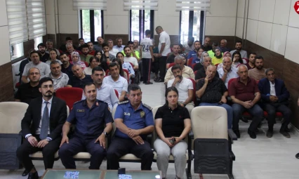 Sivrice'de 'Akılcı İlaç Kullanımı ve Bitkisel Ürünler' Konulu Konferans Düzenlendi