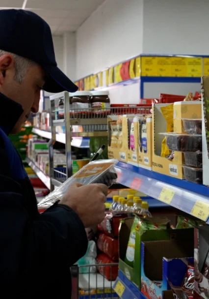 Elazığ'da Zincir Marketlere Sıkı Denetim: Son Kullanma Tarihi ve Fiyat Etiketleri Mercek Altında
