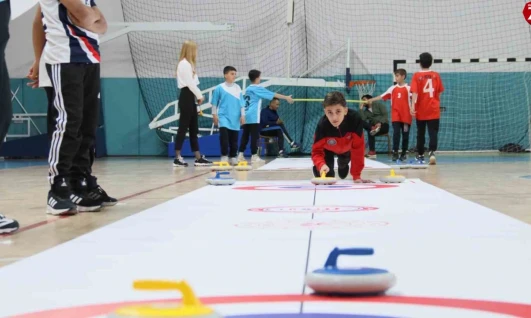 Elazığ'da 45 takım Floor Curling müsabakalarında buluştu