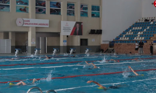 Elazığ'da Nefes Kesen Aquatlon Şampiyonası Gerçekleştirildi