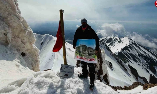 Elazığlı Sporcu Tarık Trap, 3.917 Metrelik Erciyes Zirvesine Tırmandı