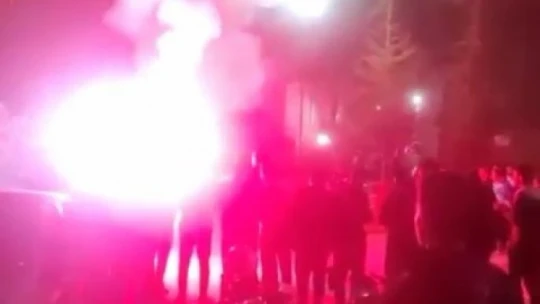 'Olay var' ihbarıyla yurda giden polislere üniversiteli gençlerden sürpriz kutlama