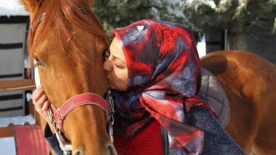 'Yapamazsın' dediler hırs yaptı Elazığ'ın tek kadın seyisi oldu