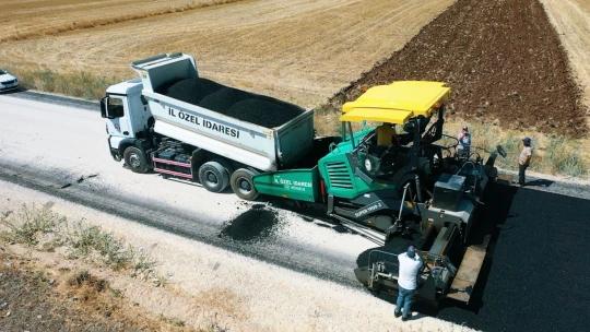Kovancılar'da Köy Yollarına Bitümlü Sıcak Kaplama