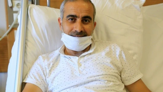 15 yıldır taşıdığı böbrek taşlarından 2 saatlik operasyonla kurtuldu