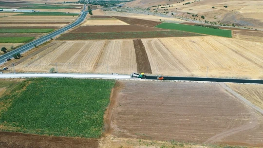 Kovancılar'da Köy Yollarına Bitümlü Sıcak Kaplama