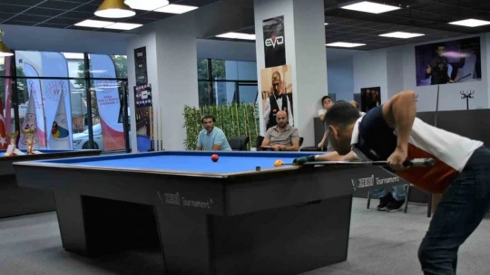 3 Bant Bilardo Bölge Şampiyonası Elazığ'da düzenlendi