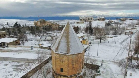 3 büyük deprem gören 5 bin yıllık tarihi mahallede tek taş bile düşmedi