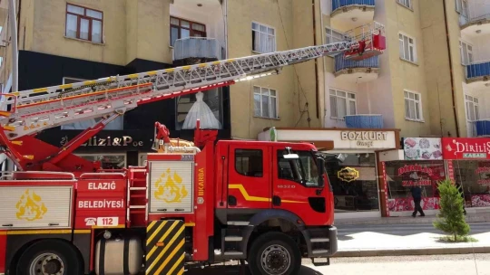 3 Gündür Odada Mahsur Kalan Yaşlı Adamın İmdadına Önce Komşusu Sonra Ekipler Yetişti